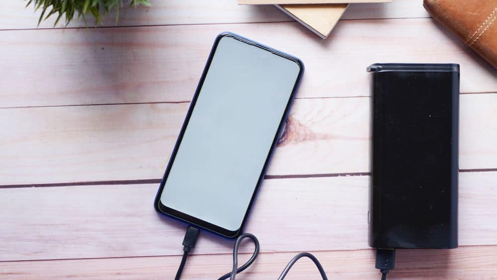 Bateria do celular acabando rápido? Veja como fazer ela durar o dia todo